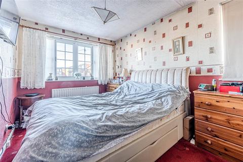 3 bedroom semi-detached house for sale, South View Crescent, Yeadon, Leeds, West Yorkshire