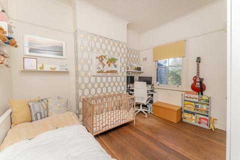 2 bedroom flat for sale, Whittington Road, London N22