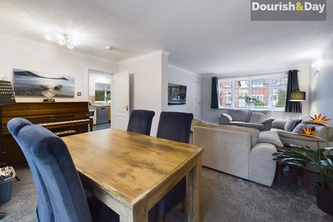 4 bedroom detached house for sale, Chestnut Close, Stafford ST18