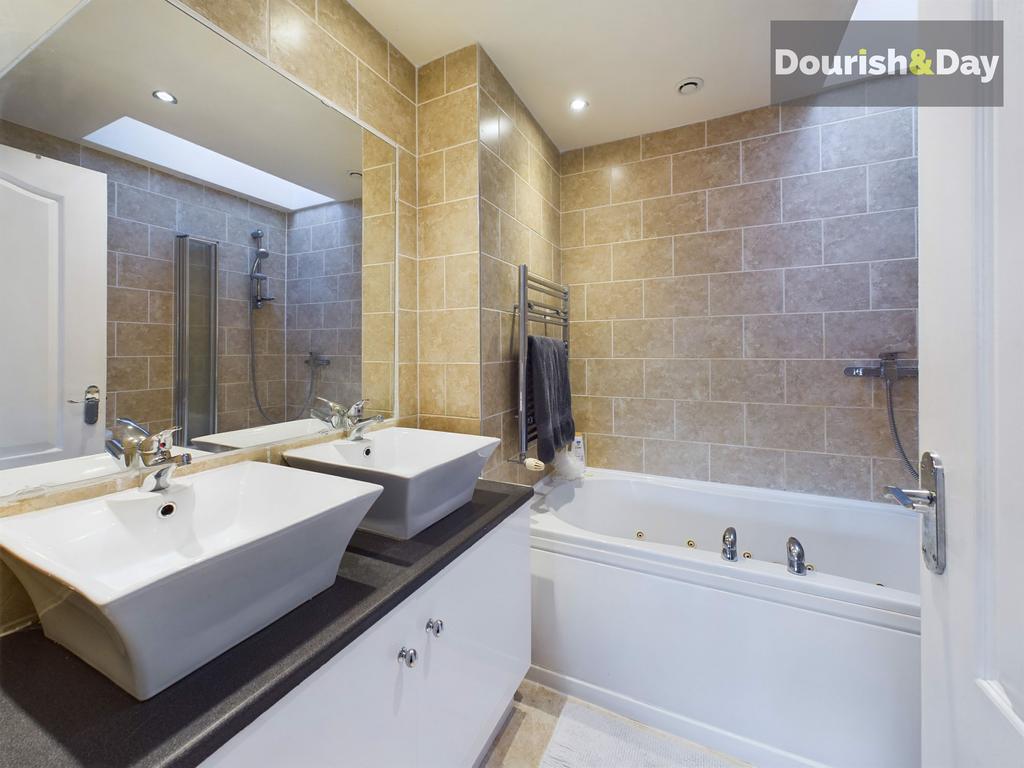 En-suite (Bedroom One)