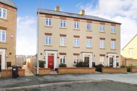 3 bedroom terraced house for sale, Harlequin Crescent, Bedford MK42