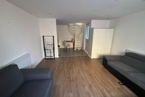 1 bedroom flat to rent, High Road, Finchley, N12