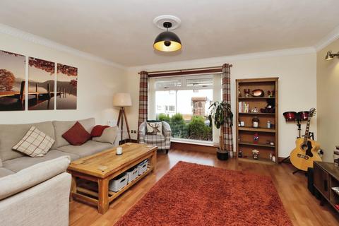 3 bedroom terraced house for sale, Harris Place, Fife KY11