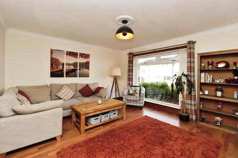 3 bedroom terraced house for sale, Harris Place, Fife KY11