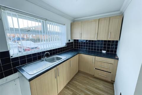 3 bedroom terraced house to rent, Cherrycroft, Lancashire WN8