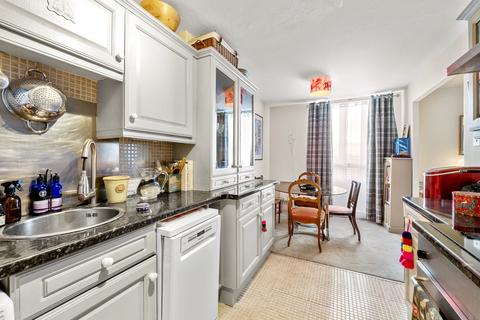 2 bedroom flat to rent, Eagle Heights, SW11