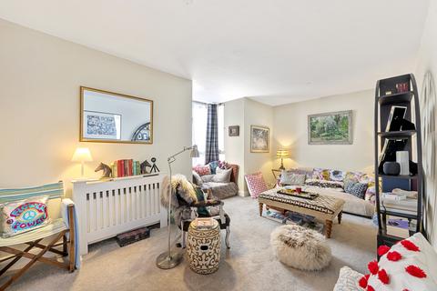 2 bedroom flat to rent, Eagle Heights, SW11