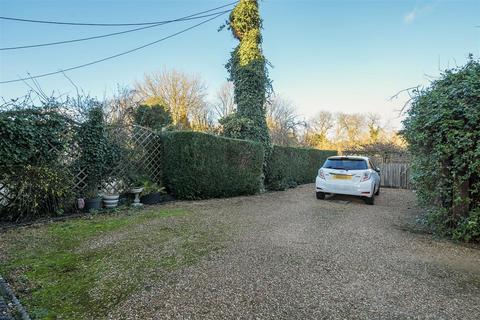 3 bedroom detached house for sale, Bristol Road, Chippenham