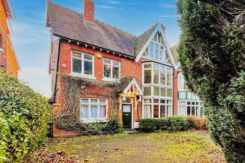 6 bedroom semi-detached house for sale
