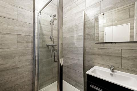 2 bedroom ground floor flat for sale, Sandgate Road, Folkestone, CT20