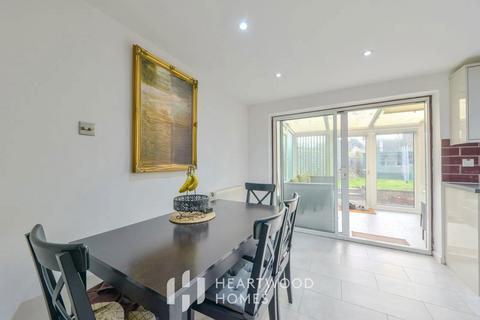 5 Gresford Close, St Albans, AL4 0UB