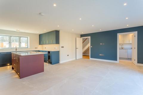 4 bedroom detached house for sale, Bromley House, Upper Minety