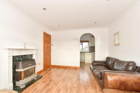 1 bedroom flat for sale, The Drive, Cranleigh, Surrey