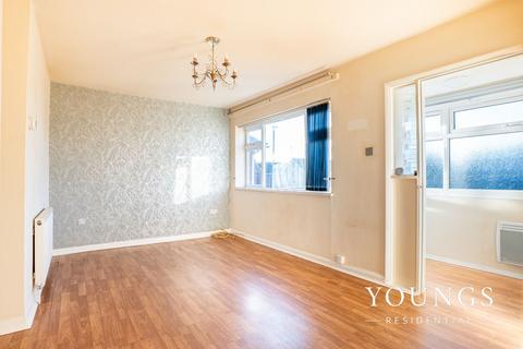 2 bedroom detached bungalow for sale, San Remo Road, Canvey Island, SS8