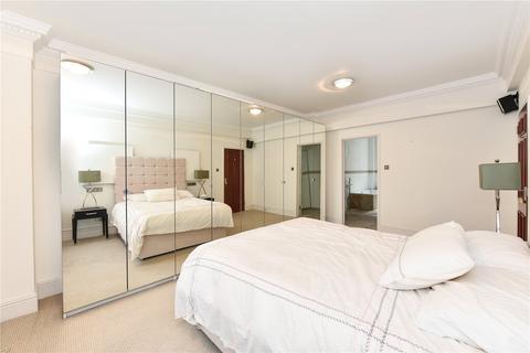 3 bedroom apartment to rent, Chesterfield House, Mayfair W1K