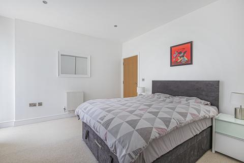 2 bedroom flat to rent, Merryweather Place Greenwich SE10