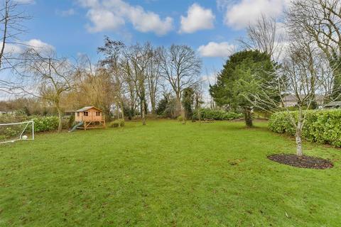 4 bedroom chalet for sale, School Lane, Lower Halstow, Sittingbourne, Kent