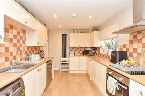 4 bedroom chalet for sale, School Lane, Lower Halstow, Sittingbourne, Kent