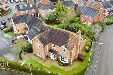 4 bedroom detached house for sale, Longmeadow, Northampton