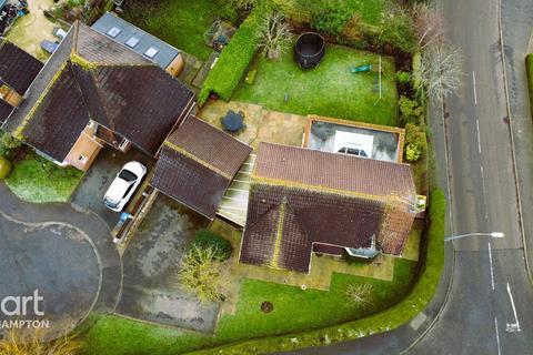 4 bedroom detached house for sale, Longmeadow, Wootton