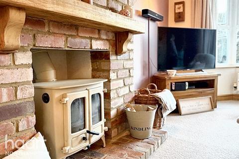 4 bedroom detached house for sale, Longmeadow, Wootton