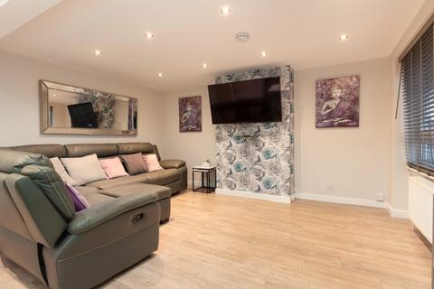 6 Drum Place, Edinburgh, EH17 7DY