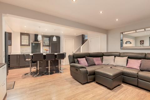 6 Drum Place, Edinburgh, EH17 7DY