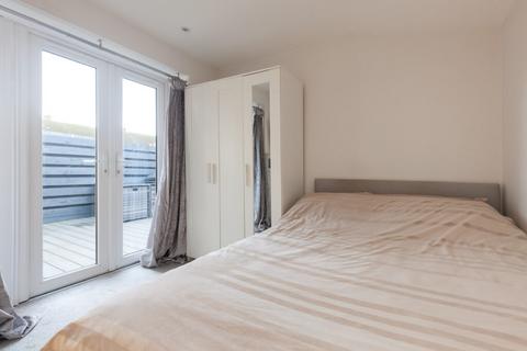 6 Drum Place, Edinburgh, EH17 7DY
