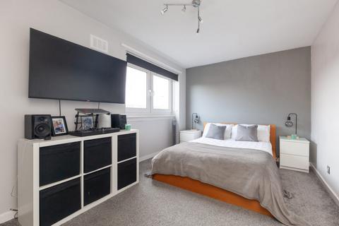 6 Drum Place, Edinburgh, EH17 7DY