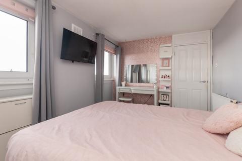 6 Drum Place, Edinburgh, EH17 7DY
