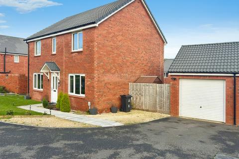 4 bedroom detached house for sale, Kingfisher Lane, Ivybridge, PL21