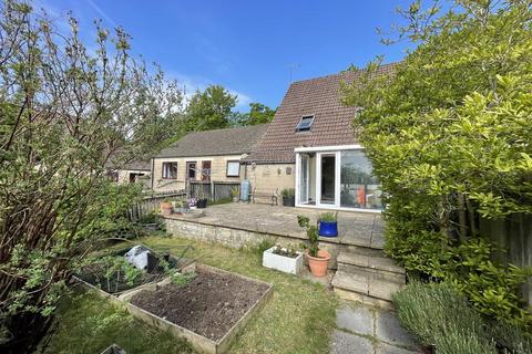 38 Arnolds Way, Cirencester, GL7 1TA