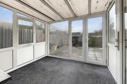 38 Arnolds Way, Cirencester, GL7 1TA