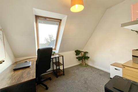 38 Arnolds Way, Cirencester, GL7 1TA
