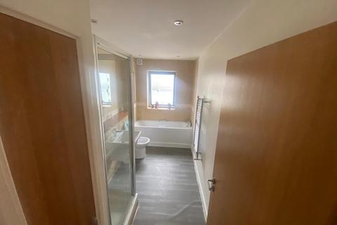 3 bedroom flat to rent, Broadway, London W13