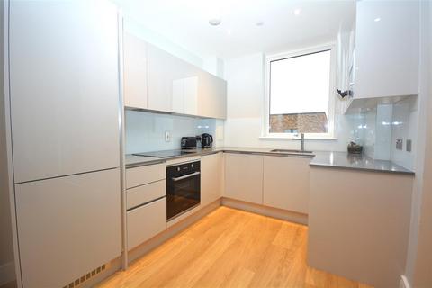 1 bedroom penthouse for sale, Plough Lane, London SW17