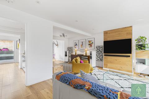 61 Monks Road, Enfield, EN2 8BH