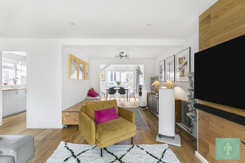 61 Monks Road, Enfield, EN2 8BH