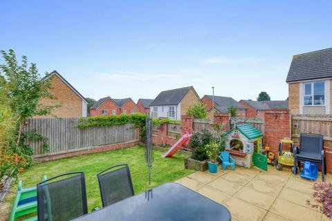 13 Arrow Drive, Cofton Hackett, Birmingham, B45 8FW