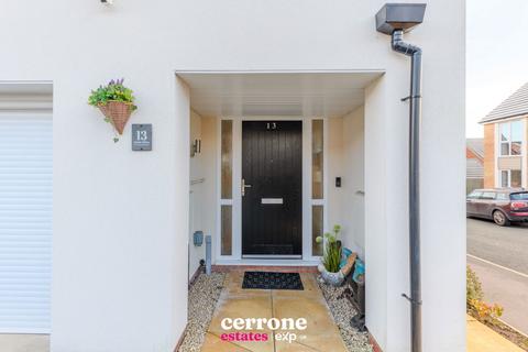 13 Arrow Drive, Cofton Hackett, Birmingham, B45 8FW