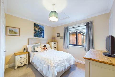 1 bedroom flat for sale, Peel Court, Princes Risborough HP27