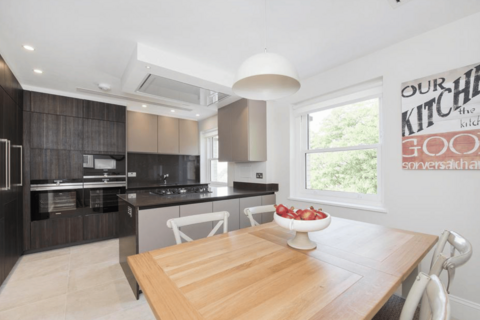 4 bedroom apartment to rent, Arkwright Road, Hampstead, London, NW3