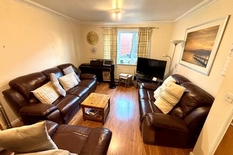 4 bedroom townhouse to rent, Lockwell Road, Dagenham RM10