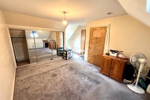 4 bedroom townhouse to rent, Lockwell Road, Dagenham RM10