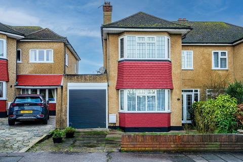 3 bedroom semi-detached house for sale, Abbotts Close, Leigh-On-Sea, SS9