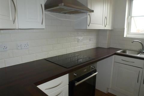 2 bedroom flat to rent, Pennistone Place, Scartho Top, Grimsby DN33