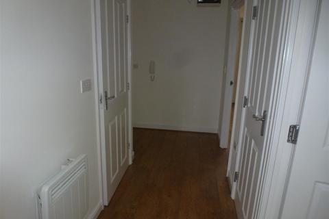 2 bedroom flat to rent, Pennistone Place, Scartho Top, Grimsby DN33