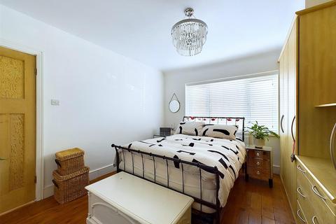3 bedroom semi-detached house for sale, Famet Close, Purley CR8