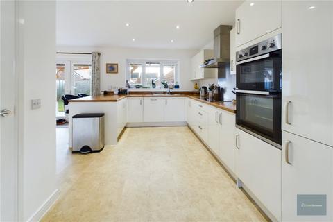 4 bedroom detached house for sale, Rennie Crescent, Melksham SN12