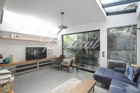 3 bedroom apartment to rent, Sedlescombe Road, London, SW6